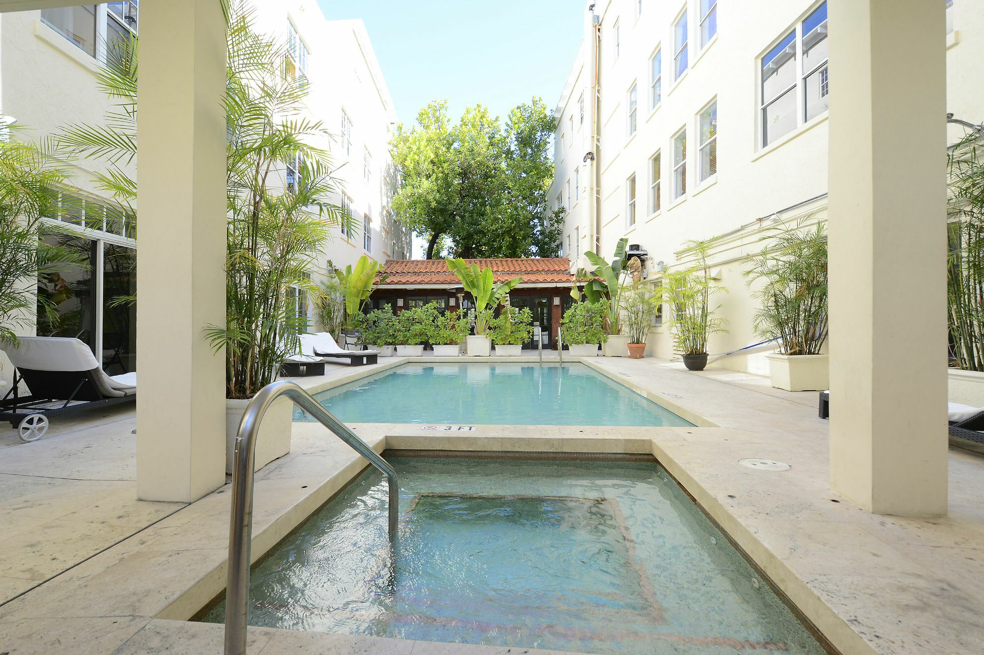 First Street Apartments Miami Beach Exterior photo